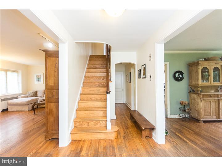 35 Llanberris Road Bala Cynwyd, PA 19004 - Photo 4 of 25 Foyer