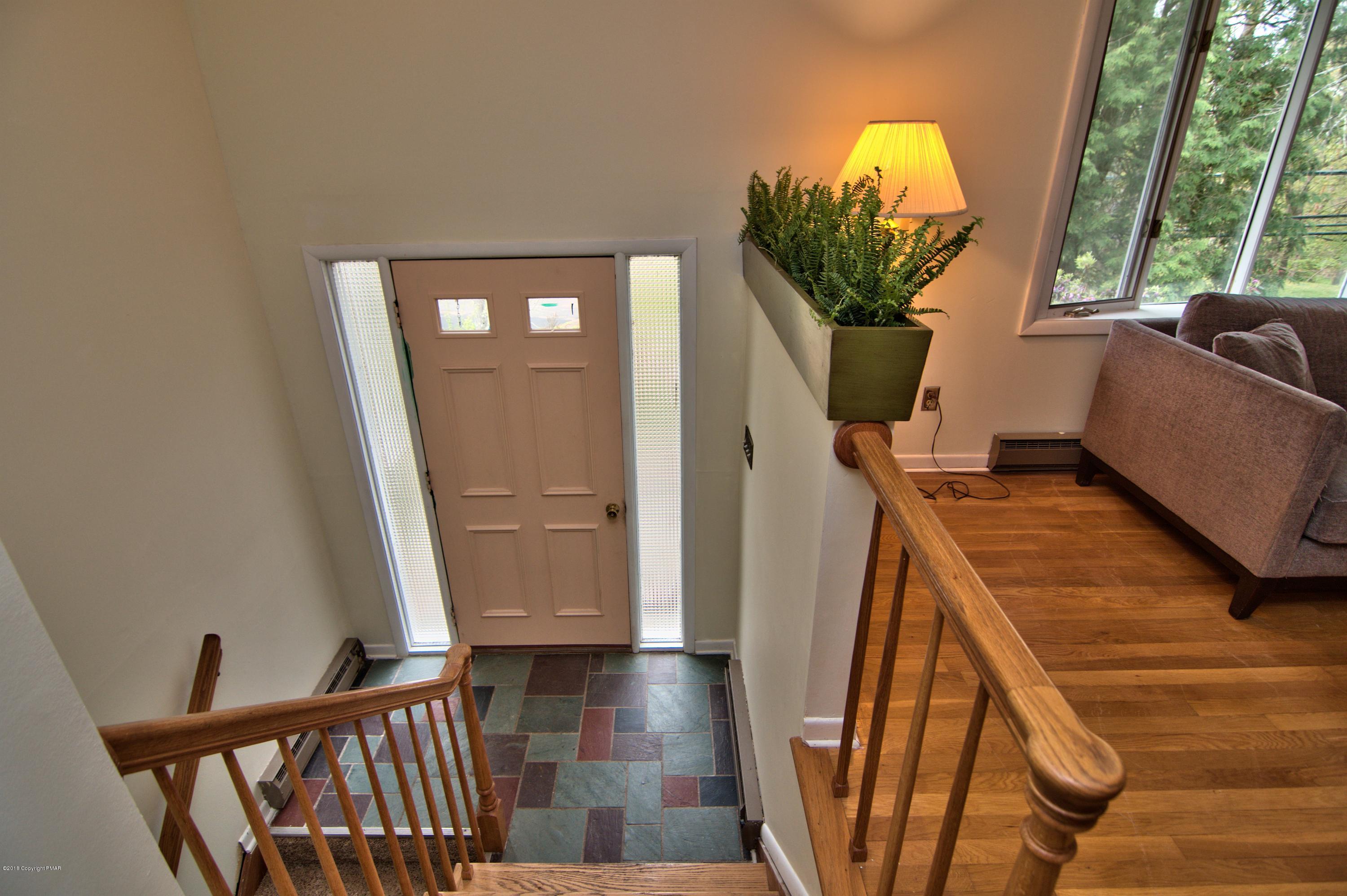 8510 Ridge Road Cresco, PA 18326 - Photo 26 of 83 Foyer View 01