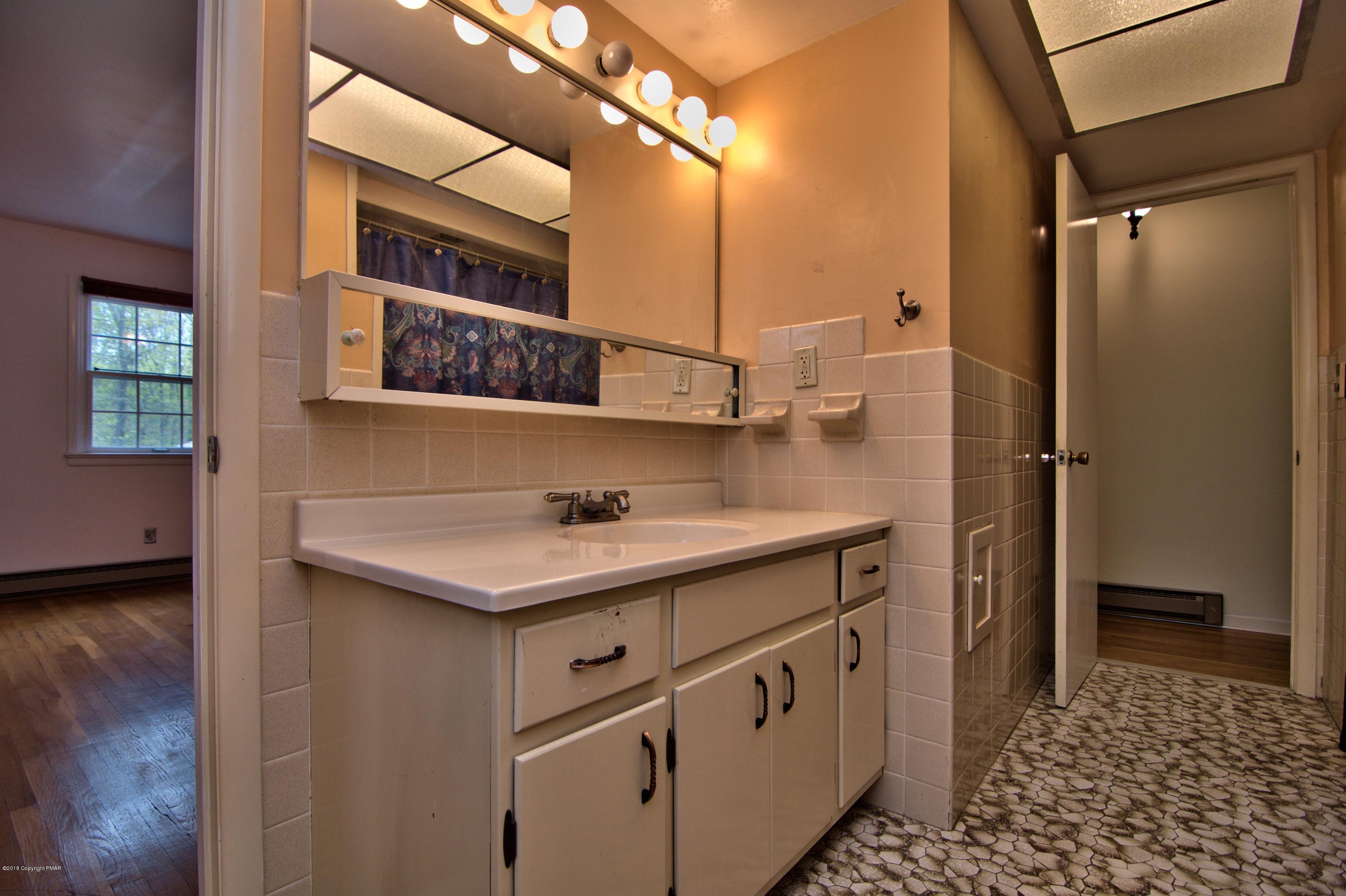 8510 Ridge Road Cresco, PA 18326 - Photo 29 of 83 Bath View 4