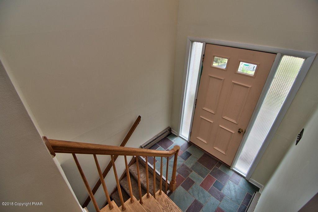 8510 Ridge Road Cresco, PA 18326 - Photo 38 of 83 Foyer View 02