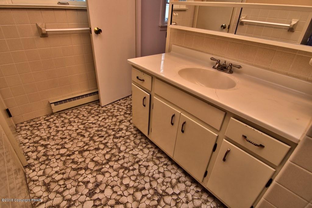 8510 Ridge Road Cresco, PA 18326 - Photo 58 of 83 Bath View 3