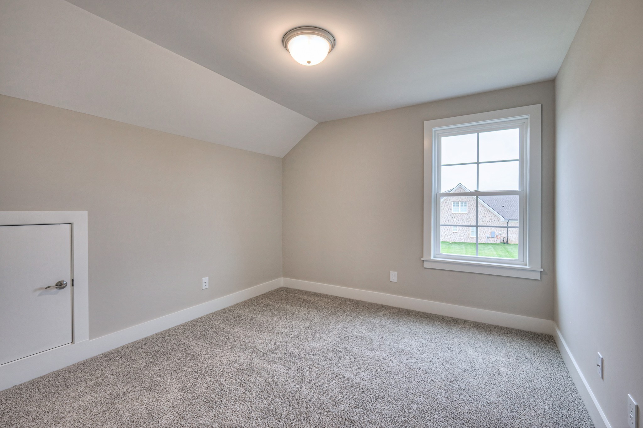 5536 Sinclair Street Murfreesboro, TN 37127 - Photo 40 of 46 an empty room with a window