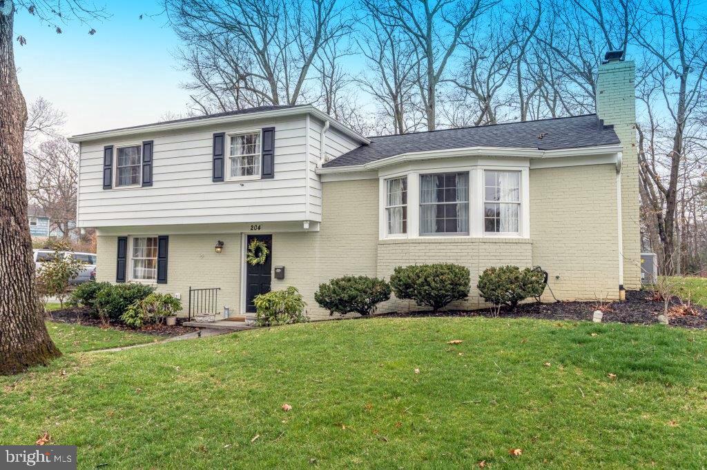 204 Charmuth Road Lutherville-Timonium, MD 21093 - Photo 3 of 59 Gallery Image 3