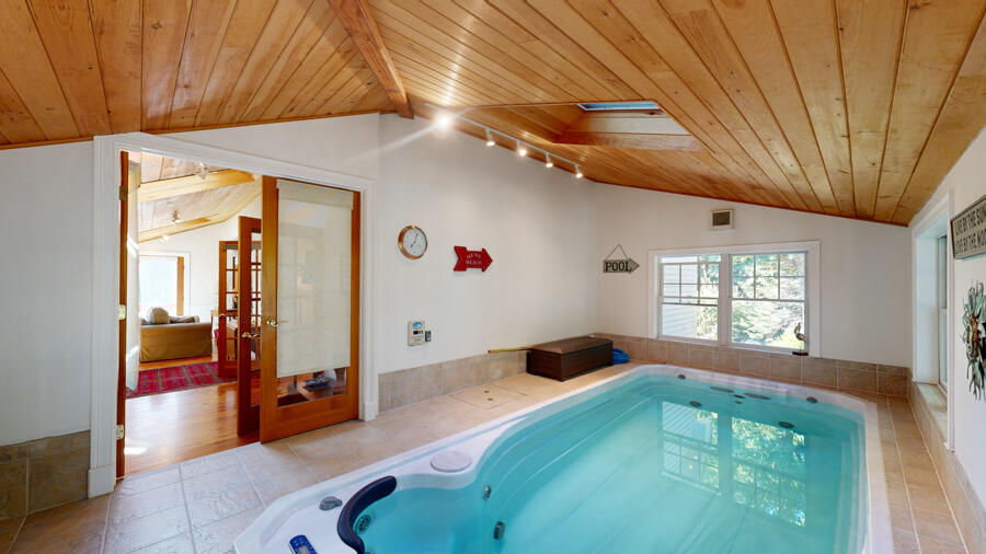 29 Boulder Hill Road Tenants Harbor, ME 04860 - Photo 30 of 90 Vaulted Ceiling w/ Skylights