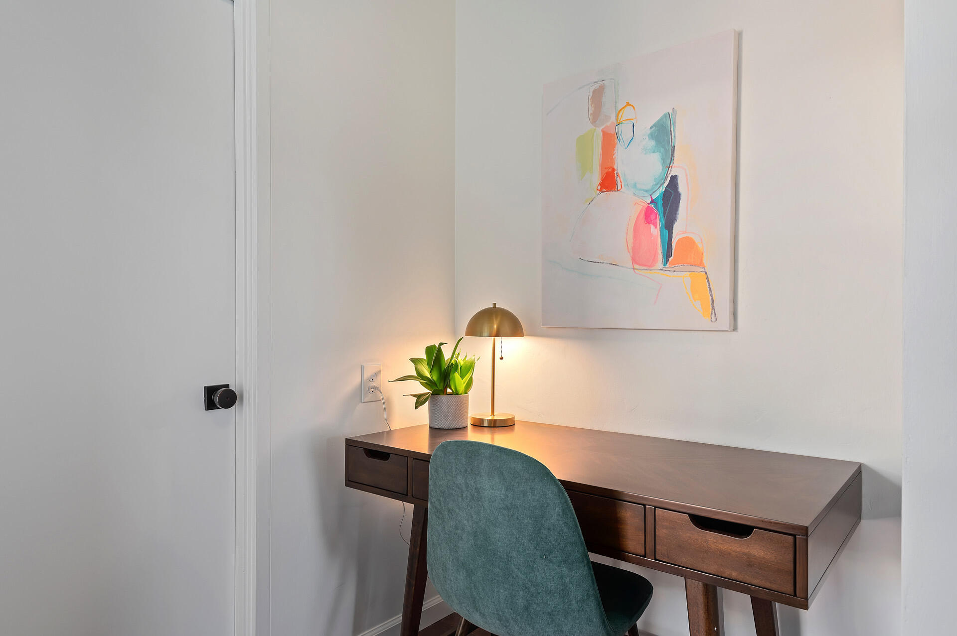 Undisclosed Address Carpinteria, CA 93013 - Photo 34 of 38 26 - Work Desk Area