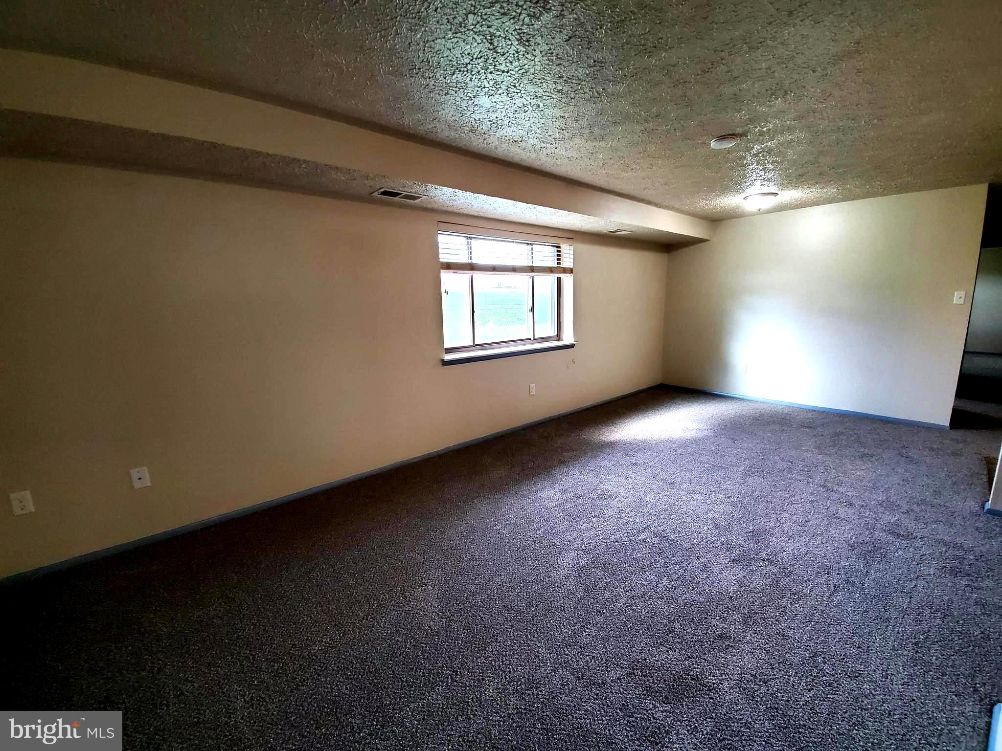 550 Heather Ridge Drive, Unit C Frederick, MD 21702 - Photo 3 of 21 Living/dining Room