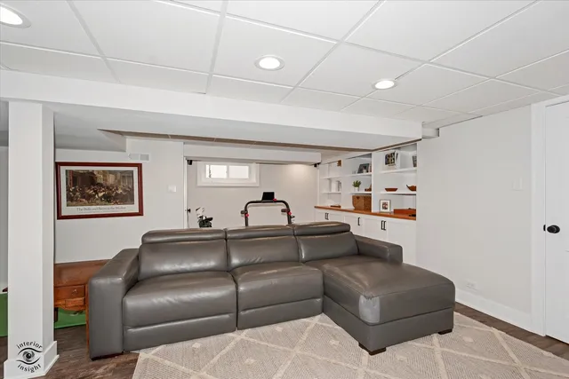 $499,000 | 9751 South Hamlin Avenue, Evergreen Park, IL 60805