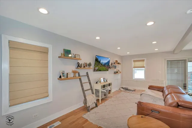 $499,000 | 9751 South Hamlin Avenue, Evergreen Park, IL 60805