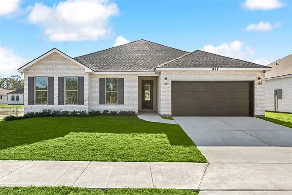 $343,100 | 937 Laurel Oak Lane, Westwego, LA 70094