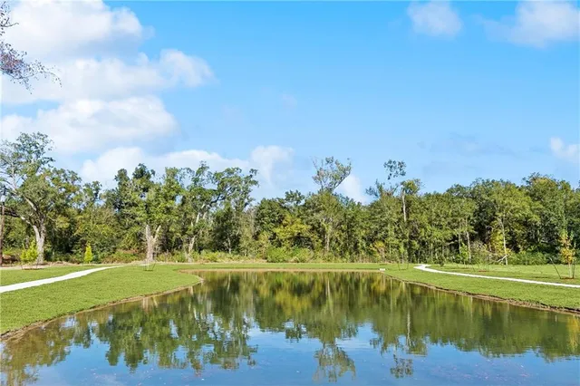 $343,100 | 937 Laurel Oak Lane, Westwego, LA 70094