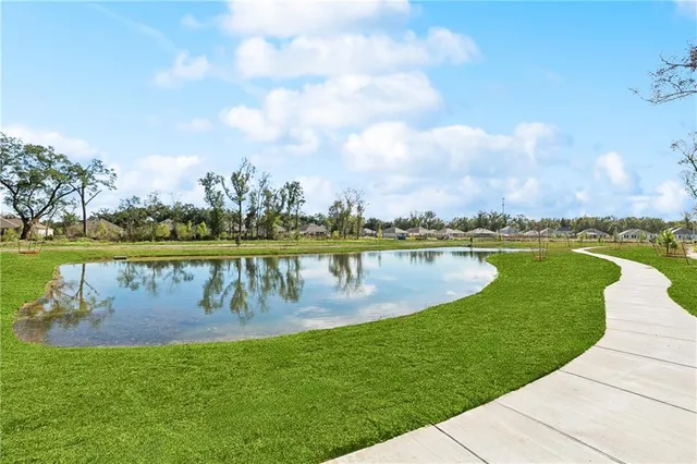 $343,100 | 937 Laurel Oak Lane, Westwego, LA 70094