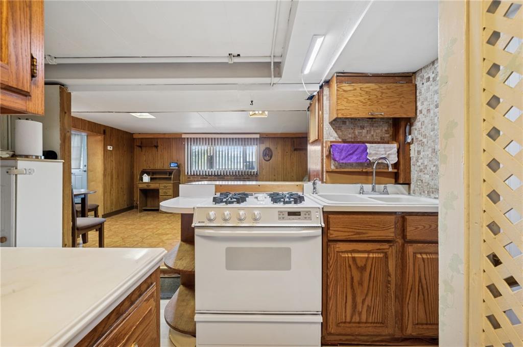 2744 Radebaugh Road Jeannette, PA 15644 - Photo 10 of 28 Gallery Image 10