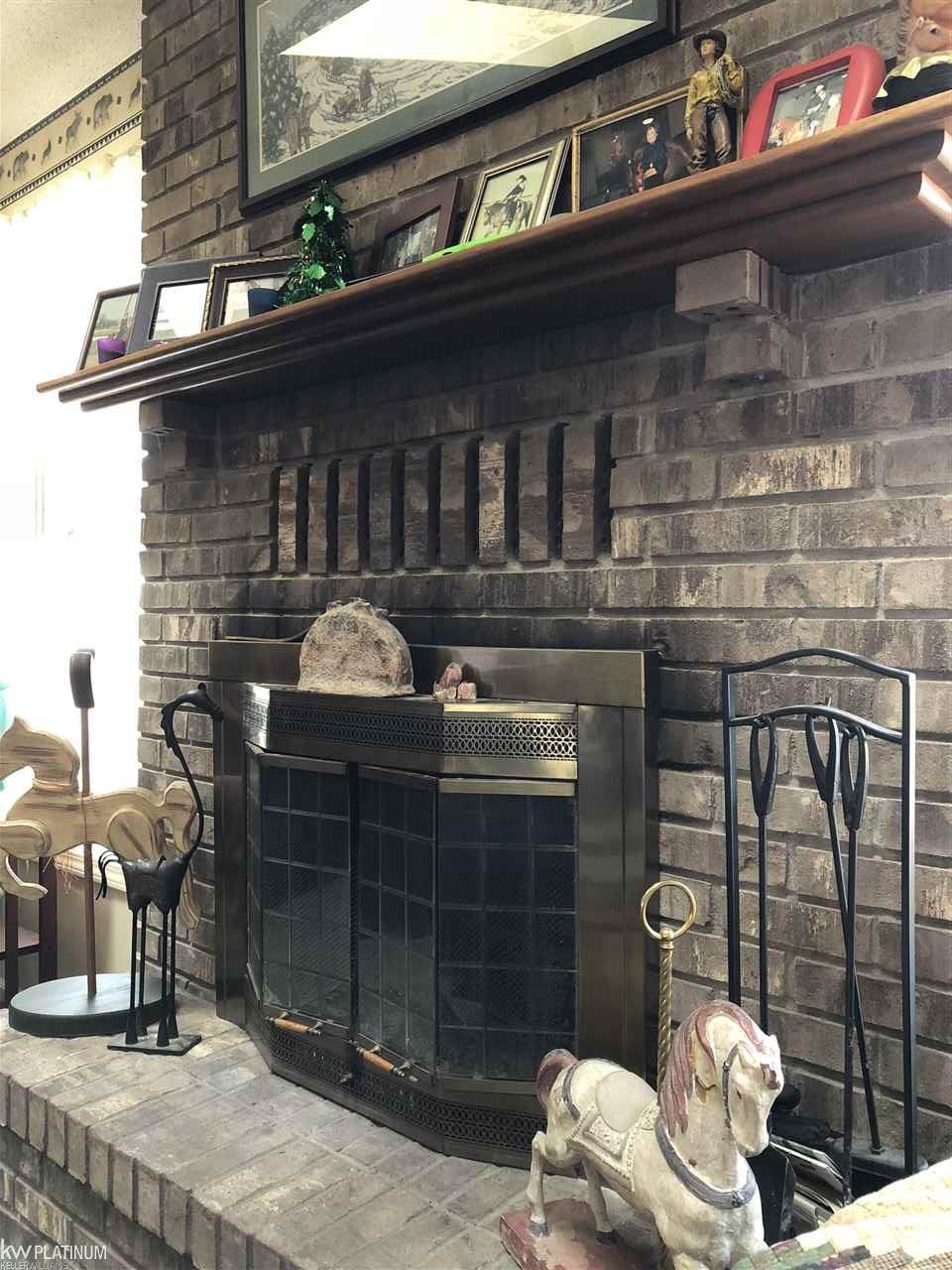 5586 McIntyre Road North Street, MI 48049 - Photo 3 of 27 Fireplace