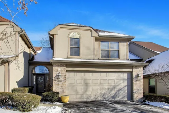 $439,000 | 141 Chatsworth Circle, Schaumburg, IL 60194
