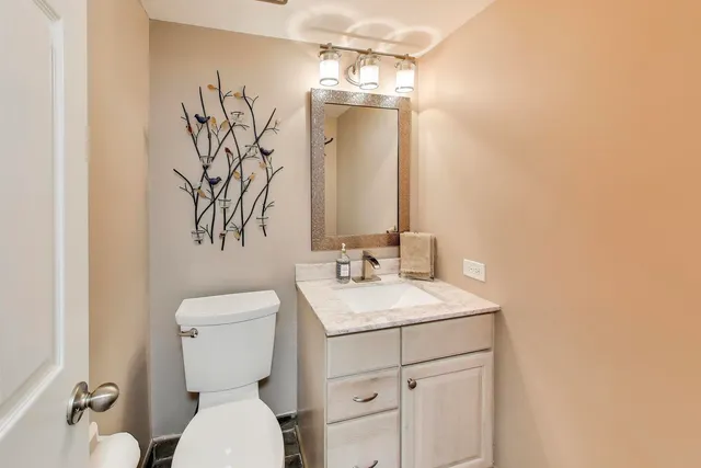 $439,000 | 141 Chatsworth Circle, Schaumburg, IL 60194