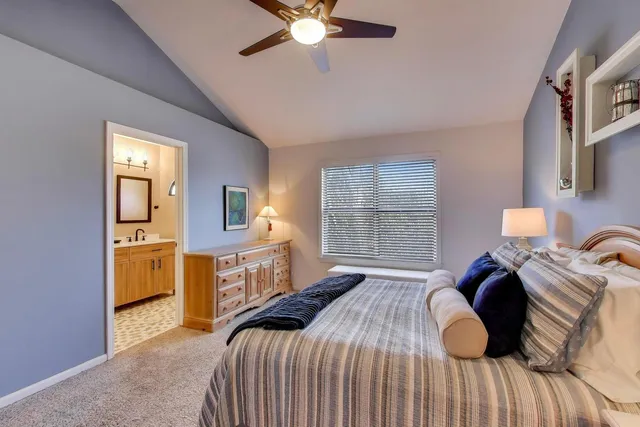 $439,000 | 141 Chatsworth Circle, Schaumburg, IL 60194