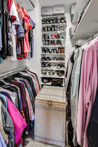 $439,000 | 141 Chatsworth Circle, Schaumburg, IL 60194