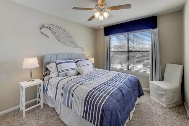 $439,000 | 141 Chatsworth Circle, Schaumburg, IL 60194