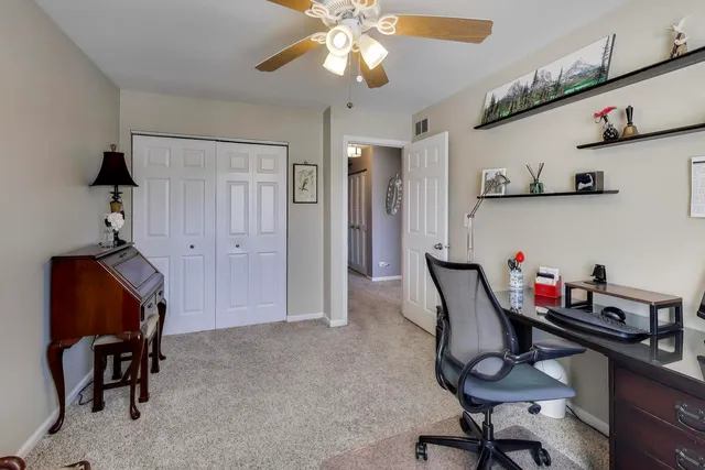 $439,000 | 141 Chatsworth Circle, Schaumburg, IL 60194