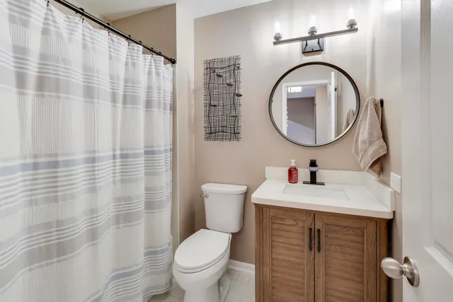 $439,000 | 141 Chatsworth Circle, Schaumburg, IL 60194