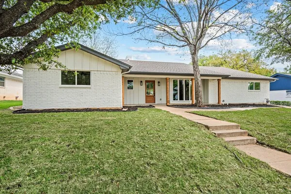 $499,000 | 1724 Westridge Drive, Hurst, TX 76054