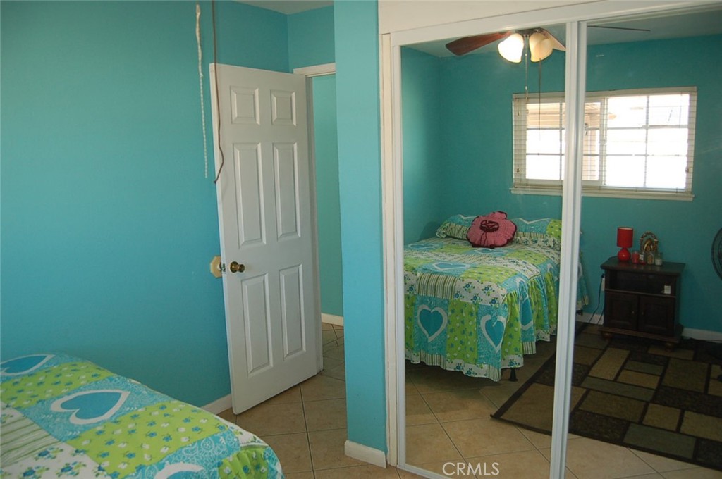 395 South Tamarisk Avenue Rialto, CA 92376 - Photo 9 of 22