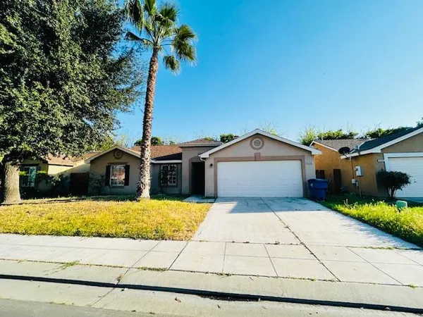 $365,000 | 5260 East Wildflower Lane, Fresno, CA 93725