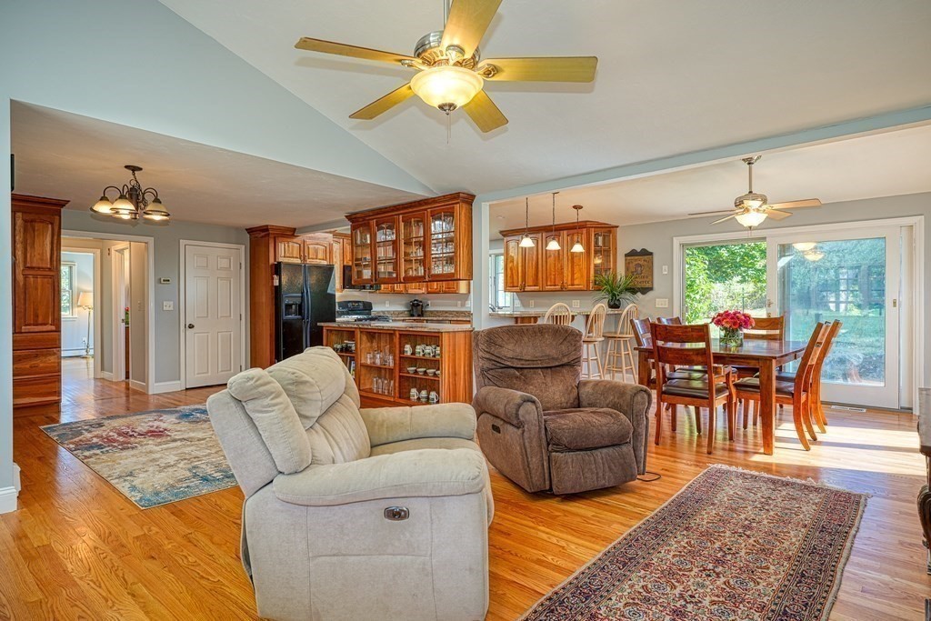 170 Long Hill Road Bolton, MA 01740 - Photo 18 of 42