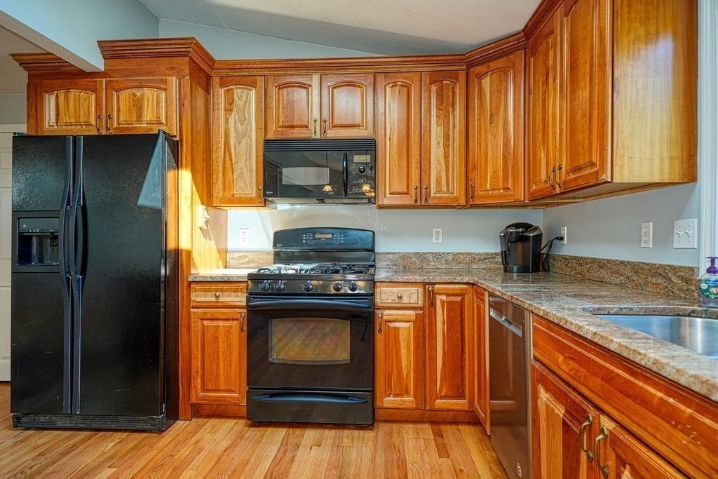 170 Long Hill Road Bolton, MA 01740 - Photo 9 of 42