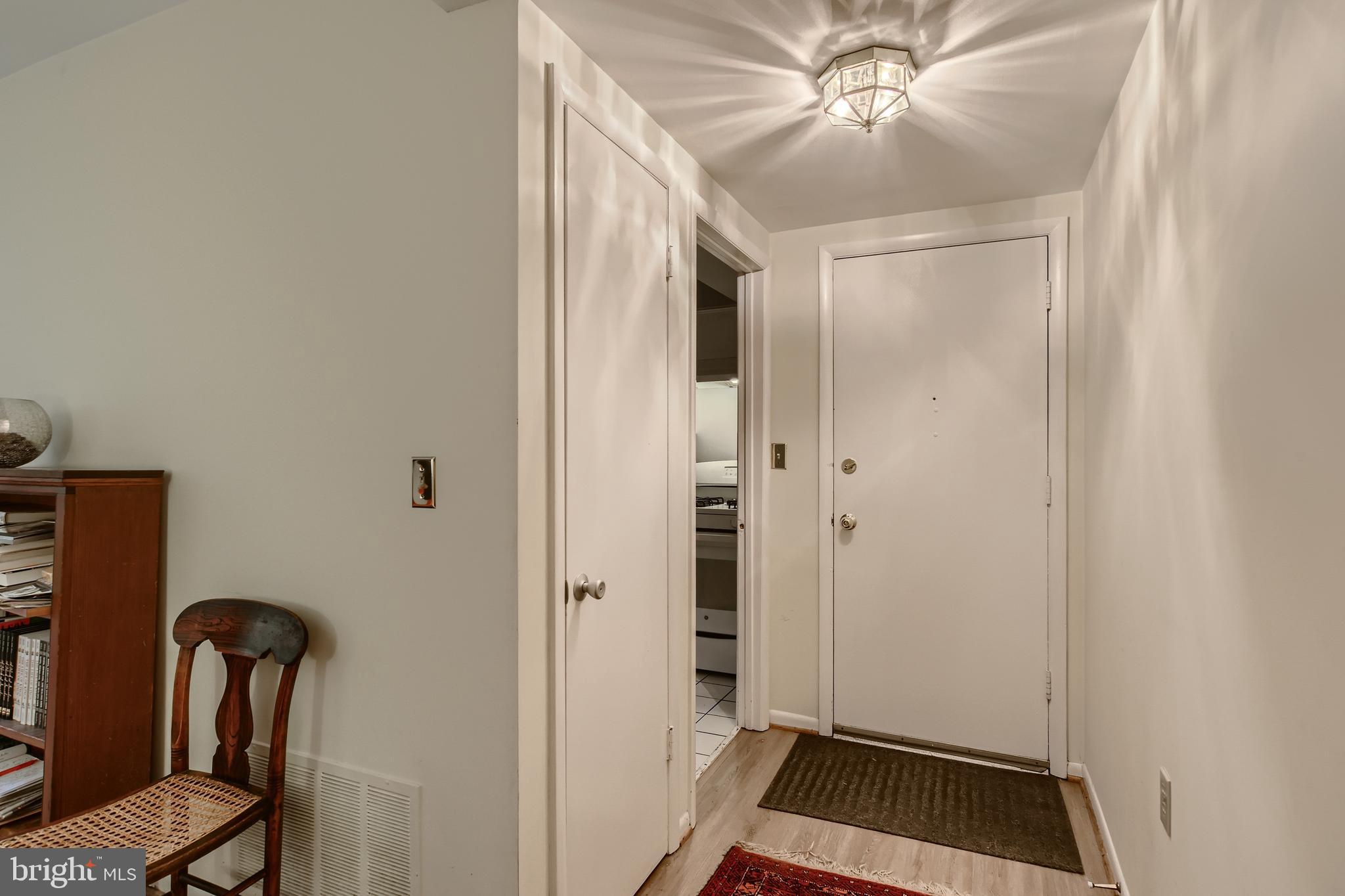 116 Cross Keys Road, Unit R116A Baltimore, MD 21210 - Photo 3 of 12 Entry Foyer