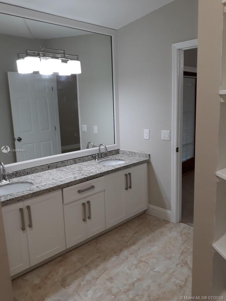 12830 Southwest 147th Terrace Road Miami, FL 33186 - Photo 13 of 24 Gallery Image 13