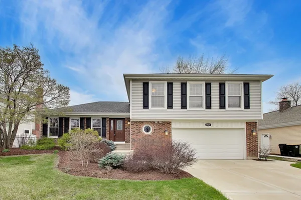 5020 Dukesberry Lane, Hoffman Estates, IL 60010