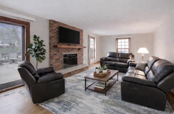 $500,000 | 5020 Dukesberry Lane, Hoffman Estates, IL 60010