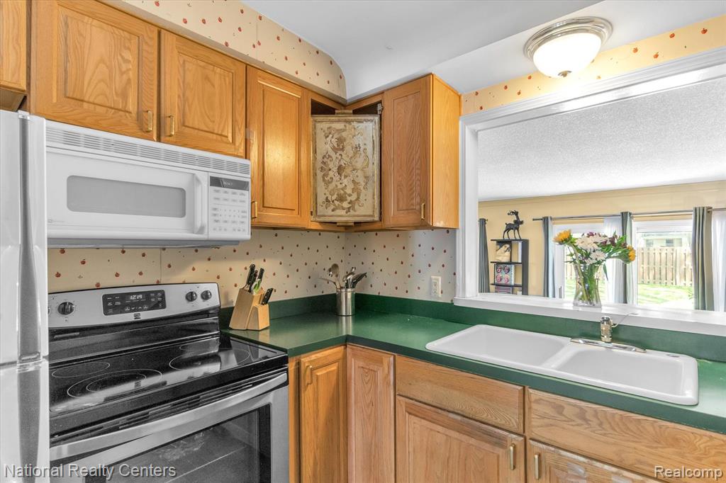 4338 Samoset Road Royal Oak, MI 48073 - Photo 16 of 41 Gallery Image 16