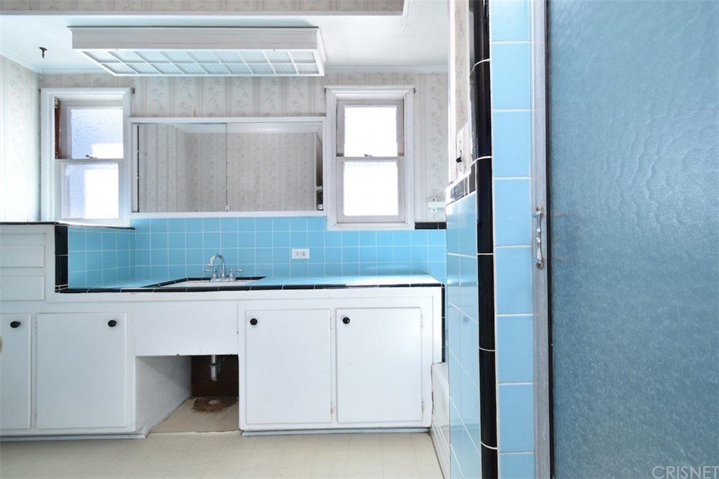 16411 Halldale Avenue Gardena, CA 90247 - Photo 15 of 35