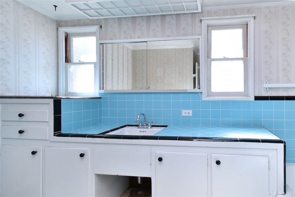 16411 Halldale Avenue Gardena, CA 90247 - Photo 17 of 35