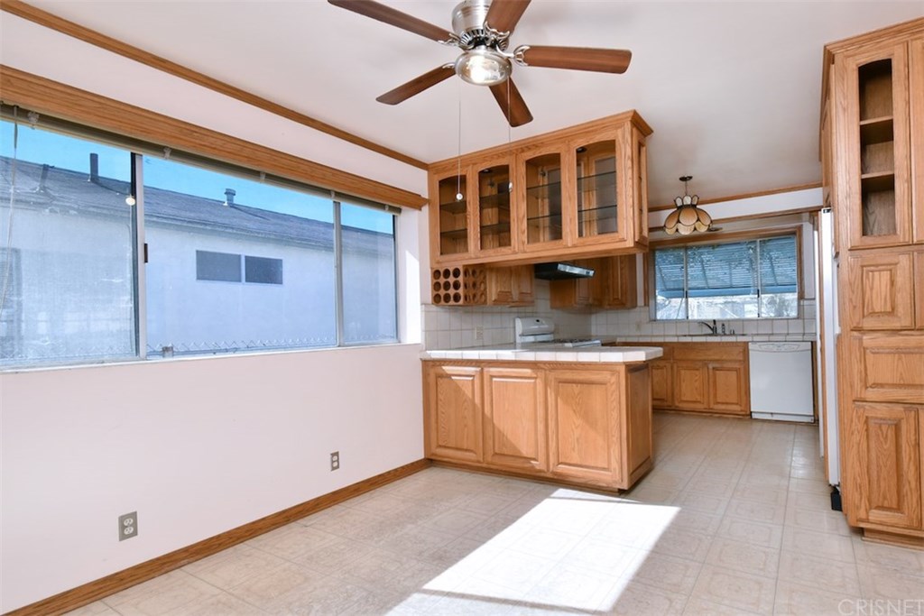 16411 Halldale Avenue Gardena, CA 90247 - Photo 9 of 35