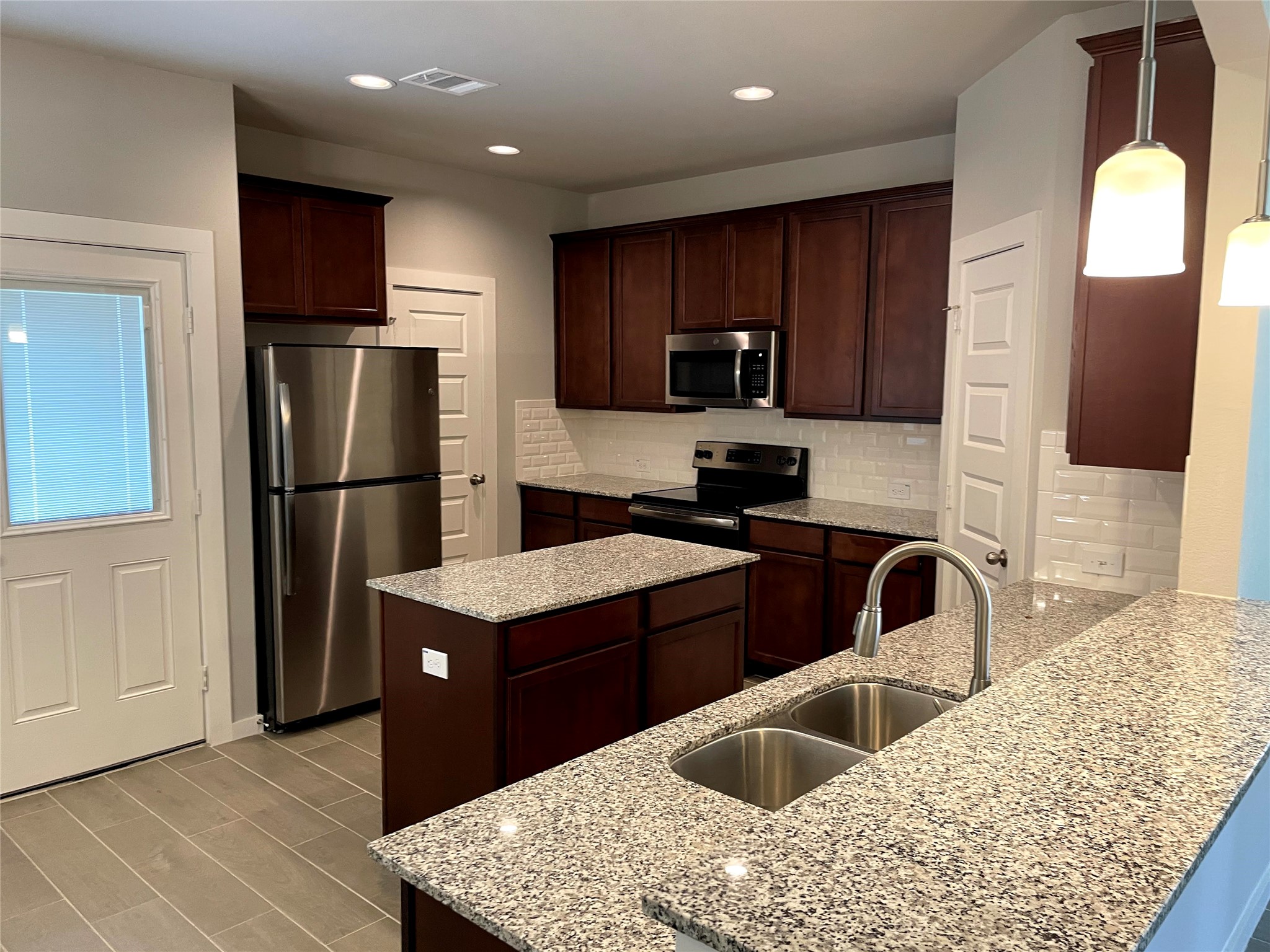 101 Wickersham, Unit B Conroe, TX 77304 - Photo 6 of 15