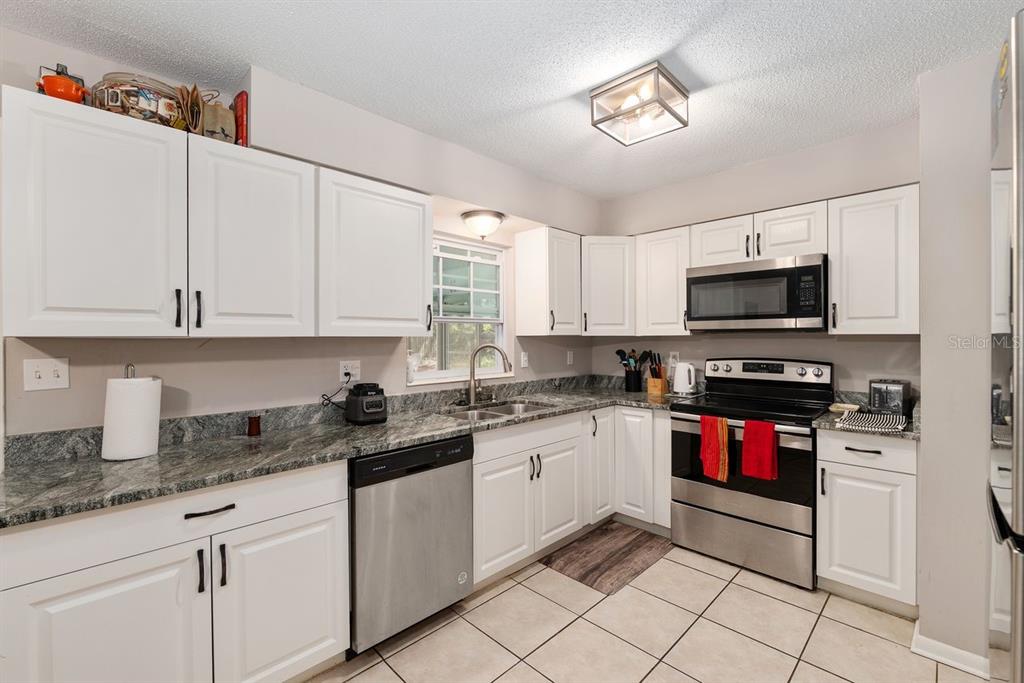 5611 Northwest 29th Terrace Gainesville, FL 32653 - Photo 11 of 33