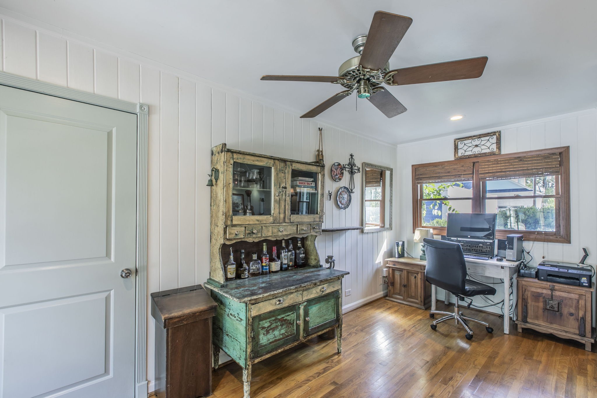 1111 Woodhill Road Houston, TX 77008 - Photo 19 of 42 a living room with furniture and a fireplace