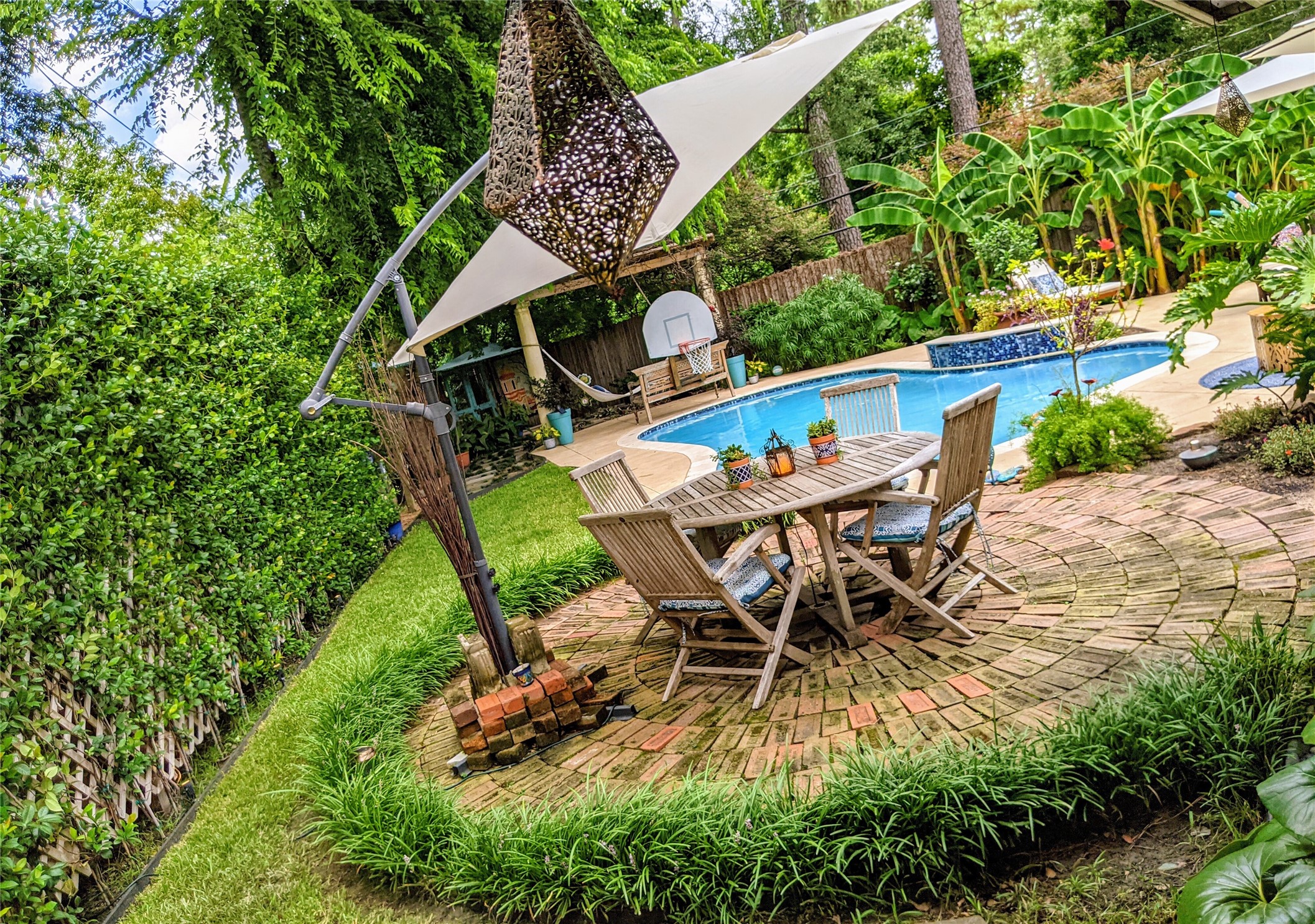 1111 Woodhill Road Houston, TX 77008 - Photo 31 of 42 an outdoor space with furniture