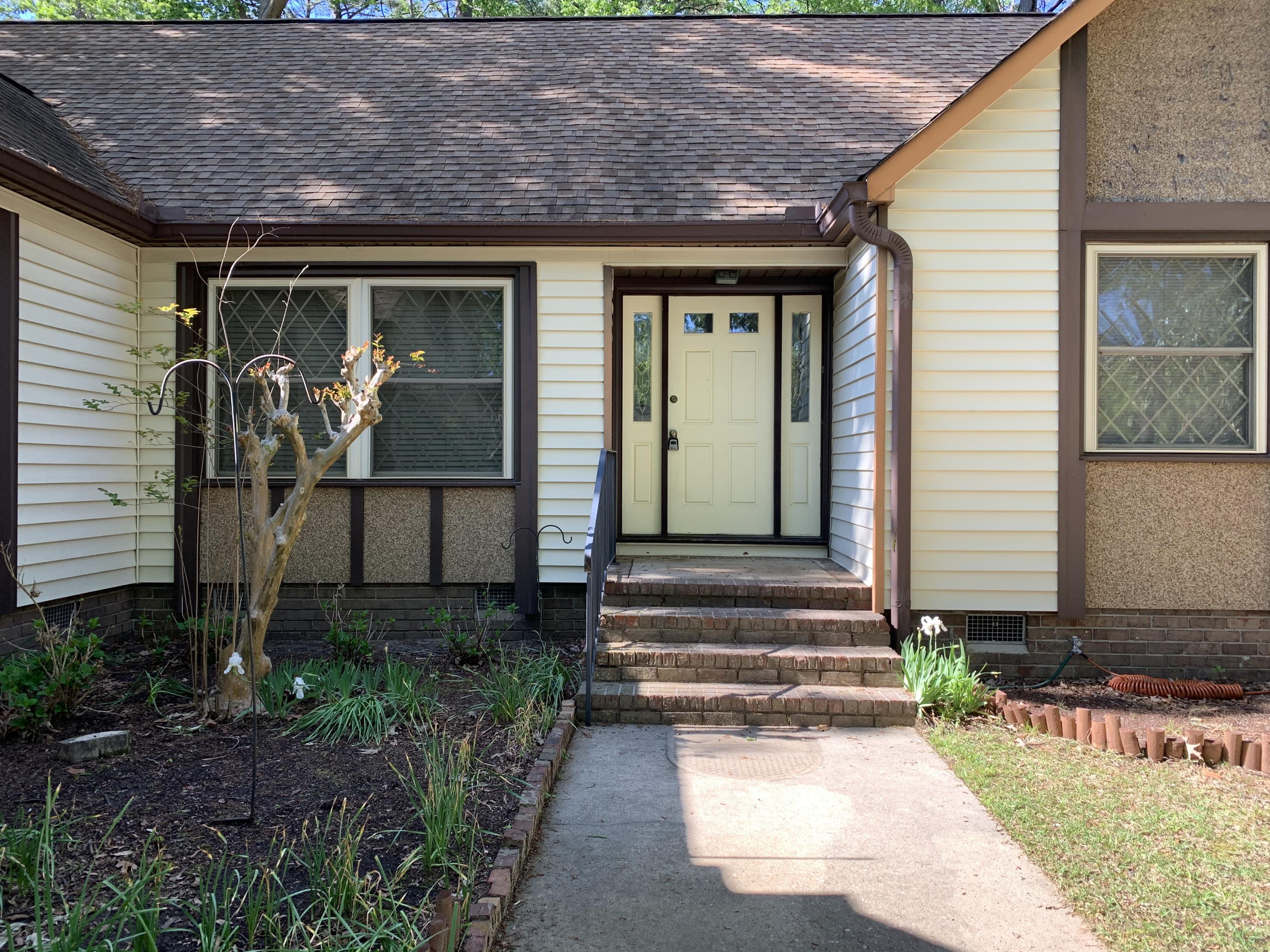 215 Sweetbriar Road Summerville, SC 29485 - Photo 2 of 46 IMG-0566