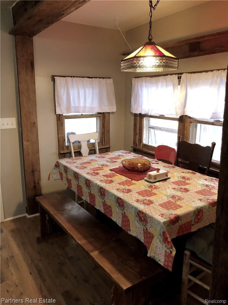 8723 Antcliff Road Howell, MI 48855 - Photo 22 of 47 9a. Cozy Dining Area