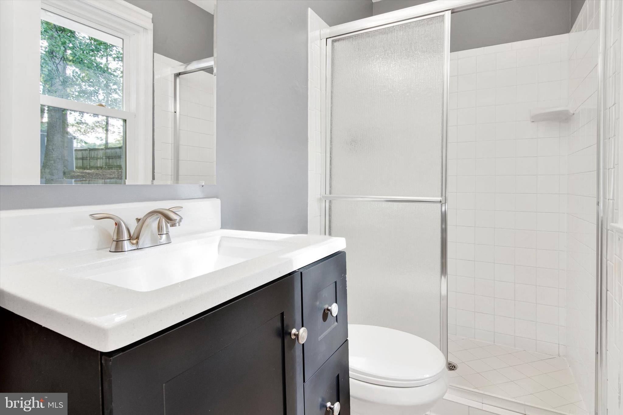 2522 Pembroke Road Woodbridge, VA 22192 - Photo 16 of 37 Master Bathroom
