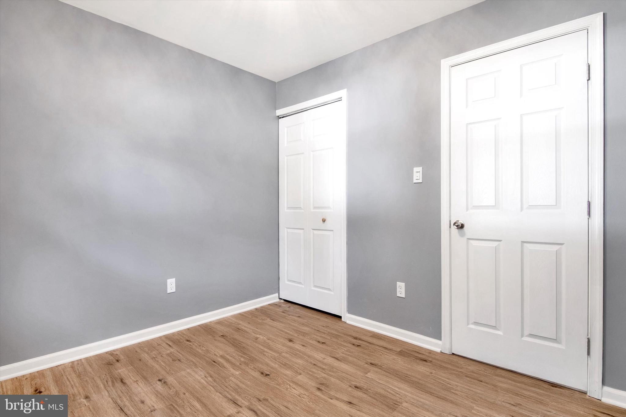 2522 Pembroke Road Woodbridge, VA 22192 - Photo 20 of 37 Third Bedroom