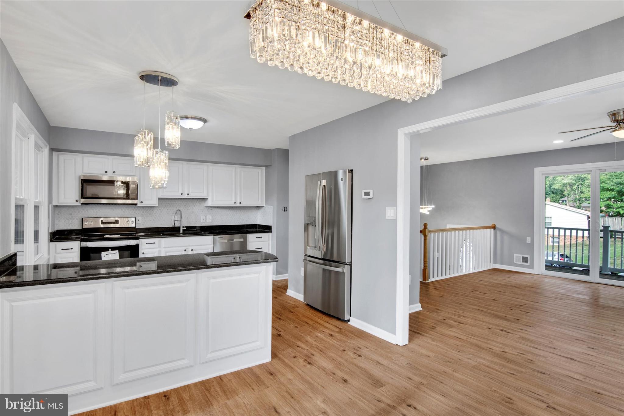 2522 Pembroke Road Woodbridge, VA 22192 - Photo 10 of 37 Kitchen/Dining