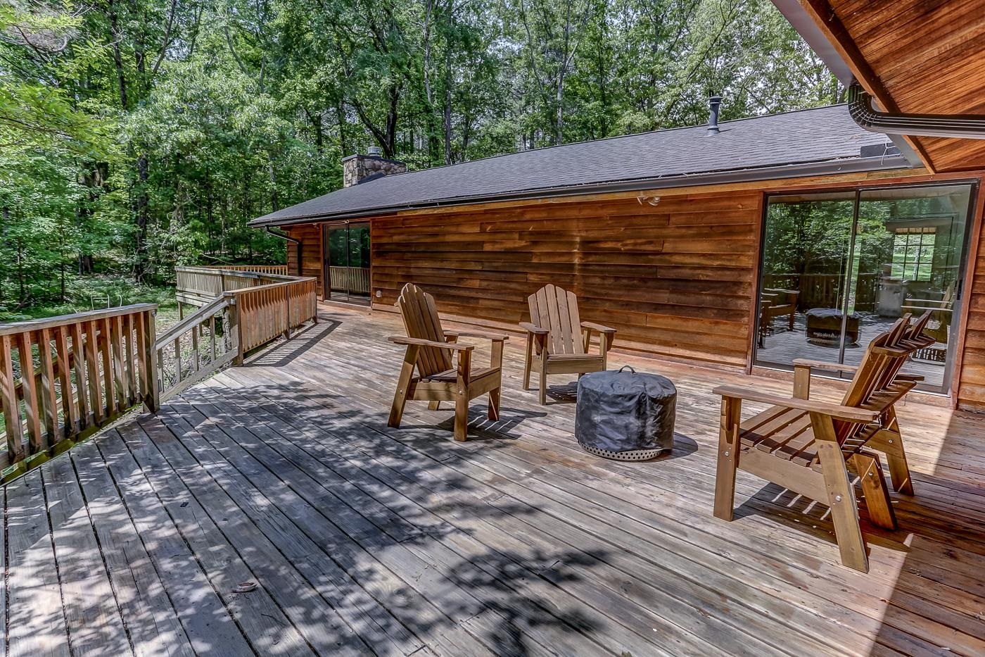 470 Metro Road Eads, TN 38028 - Photo 29 of 40 a patio with table and chairs