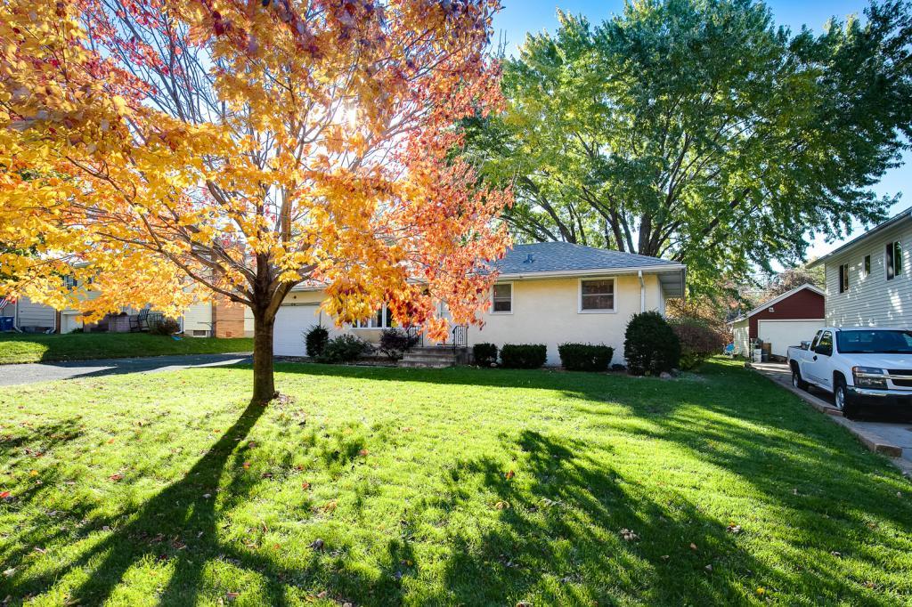 2220 Mohawk Road North St. Paul, MN 55109 - Photo 1 of 1 Gallery Image 1