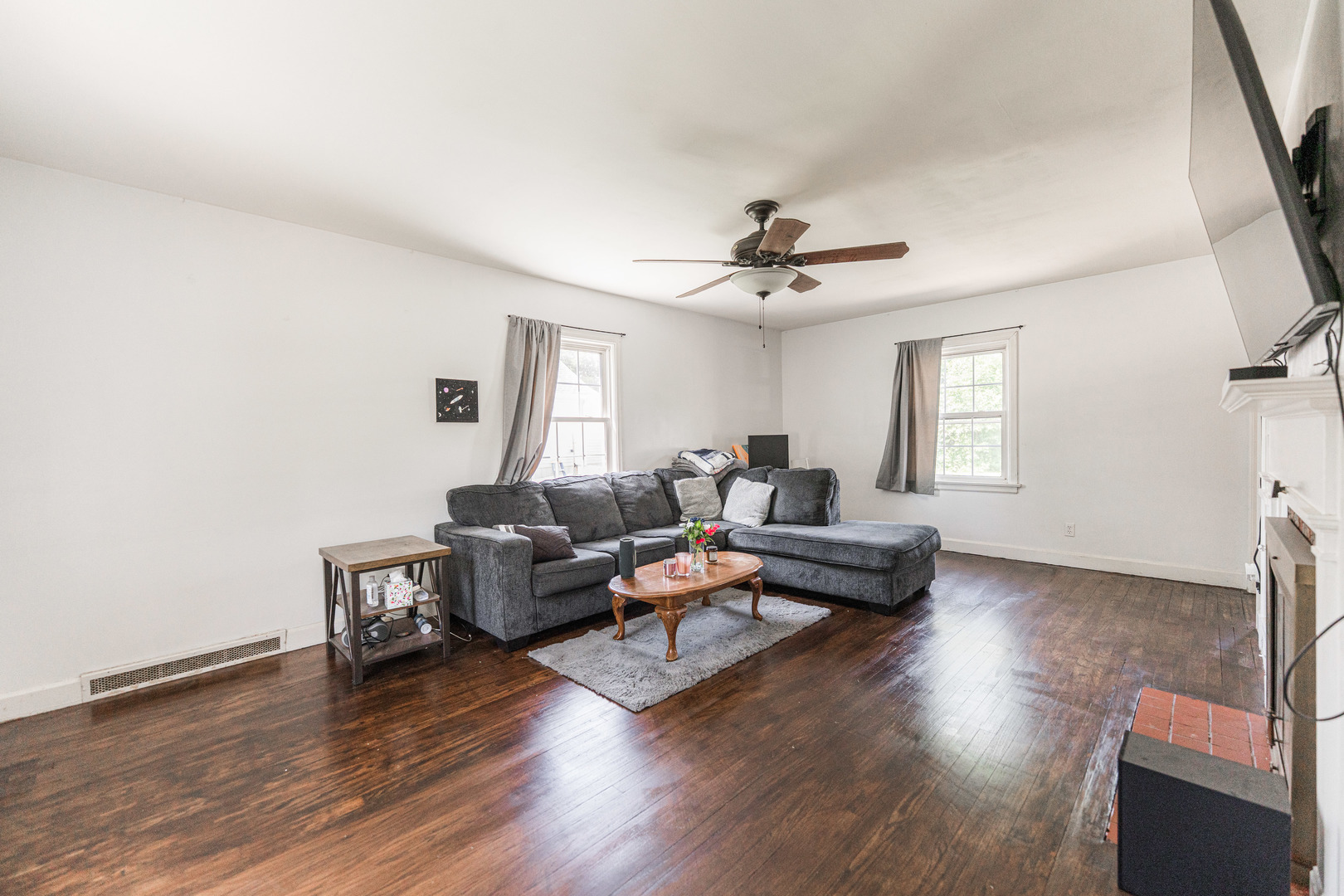1020 North 8th Street Rochelle, IL 61068 - Photo 3 of 21 a living room with furniture and a wooden floor