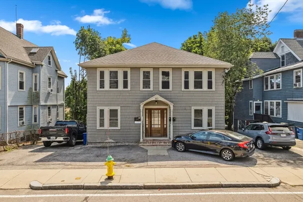 $2,450 | 183 Whitwell Street, Unit 1, Quincy, MA 02169
